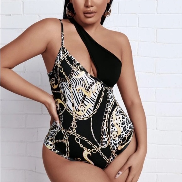 NEW INVENTORY 🔥Chain Print Cutout Asymmetrical Neck Bodysuit🔥 - Picture 1 of 7